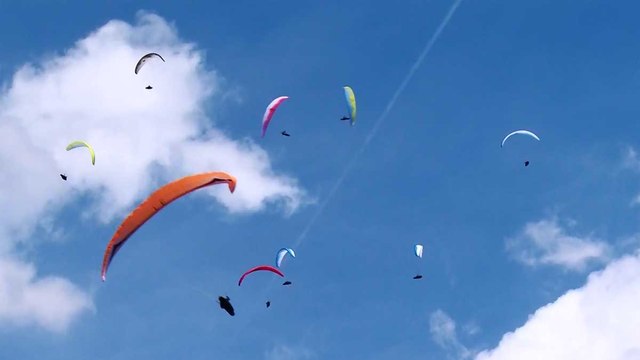 Destination montagnes : la coupe du monde de parapente