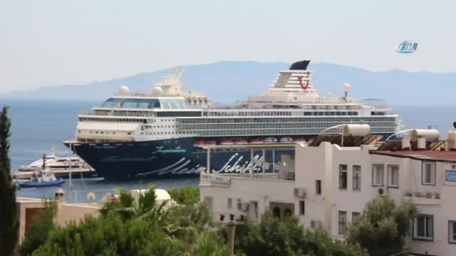 Gemiden Bodrum'a Turist Yağdı