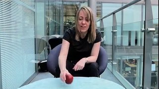 326.Gravitational waves explained with a towel and an apple