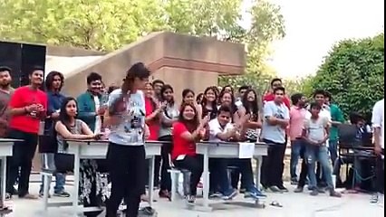WhatsApp, Haryanvi girl dance on stage !! Haryanvi dance video