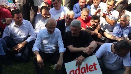 Video herunterladen: Kemal Kılıçdaroğlu mola verdi