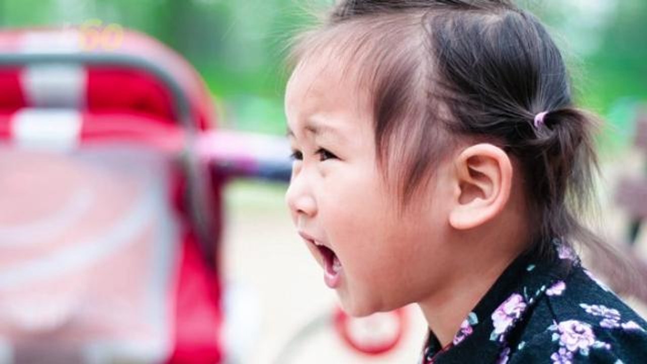 Parents' Smartphone Addiction Linked To Tantrums