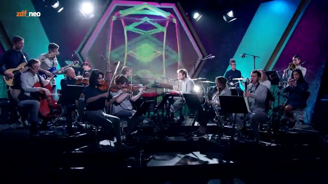 Ce groupe fait une reprise incroyable de Daft Punk - Harder, Better, Faster, Stronger