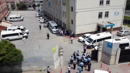 Istanbul'da Okul Bahçesinde Silahlı Kavga