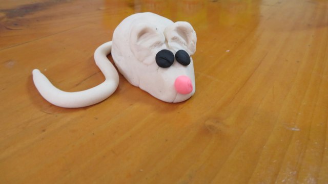 Souris en pâte à modeler