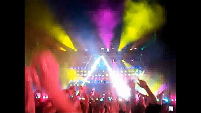 Daft Punk - Around The World - LIVE @ VEGOOSE 2007