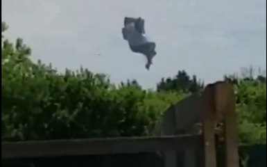 Pilot Injured When Blimp Crashes, Burns at US Open Golf Tournament