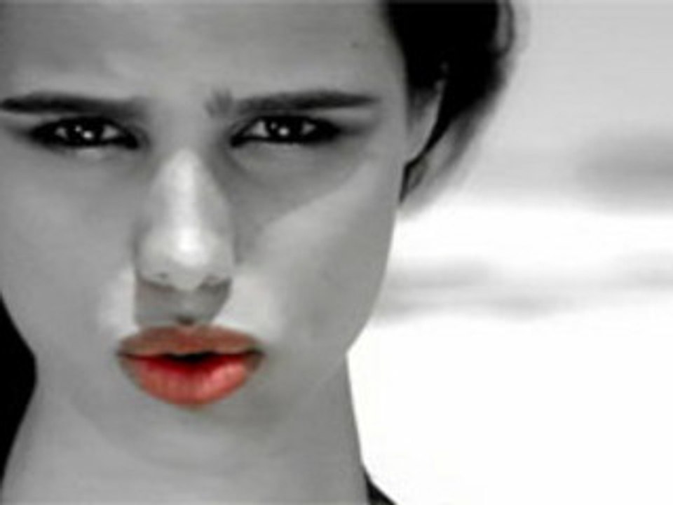 LOVE MACHINE REMIX CLIP MELISSA MARS