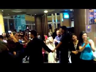 Chennai Express - Shah Rukh Khan at Mc Donalds ( Part 3 )