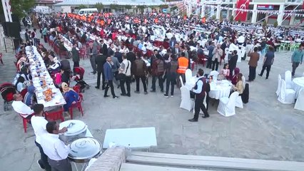 Gürpınar'da 3 Bin Kişi Kardeşlik Iftarında Buluştu