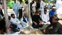 Abid Sher Ali Was Praying For Nawaz Sharif Outside The Judicial Academy