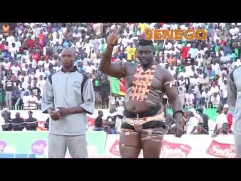 Senego TV: Best of Combat Balla Gaye 2-Eumeu Sène dans une arène en ébullition, Regardez: