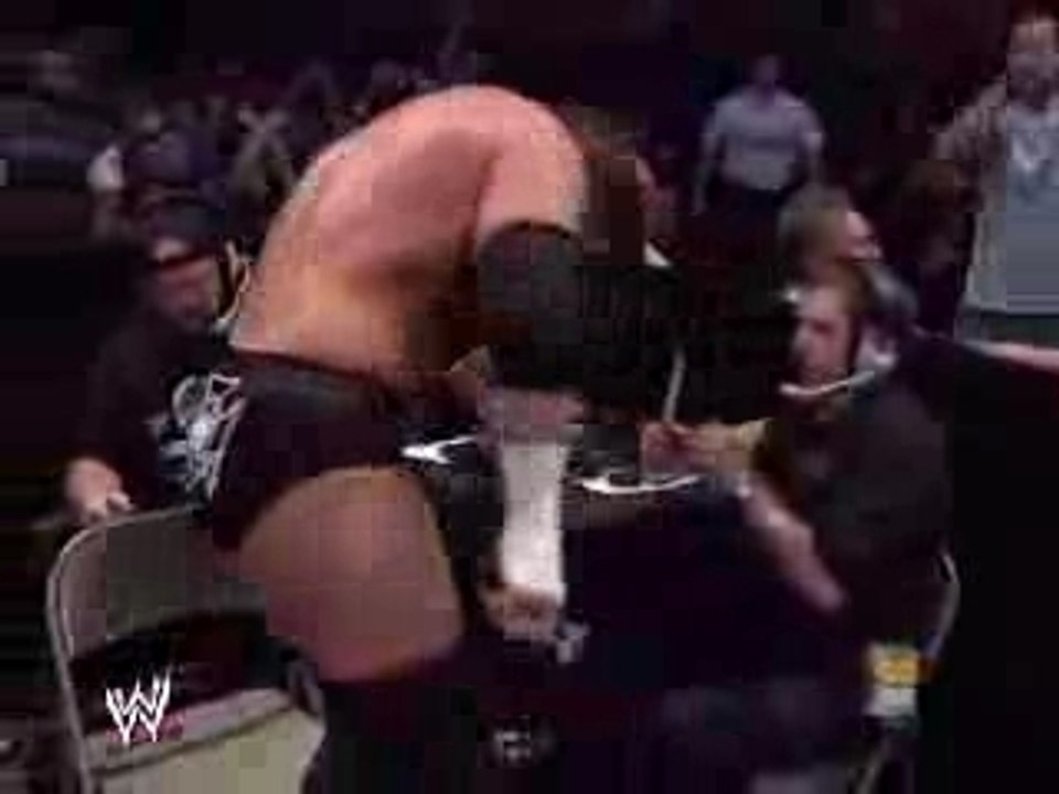 Triple H vs Umaga 1 of 2 RAW 10/15/07 Dark Match
