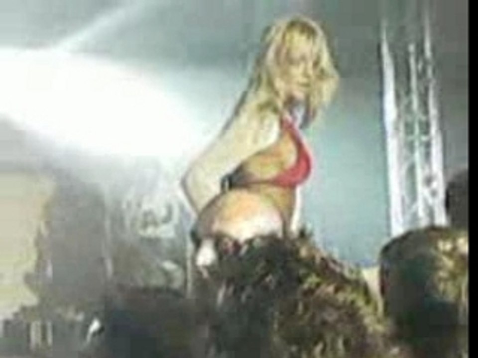 Strip Tease Basiy-Thy