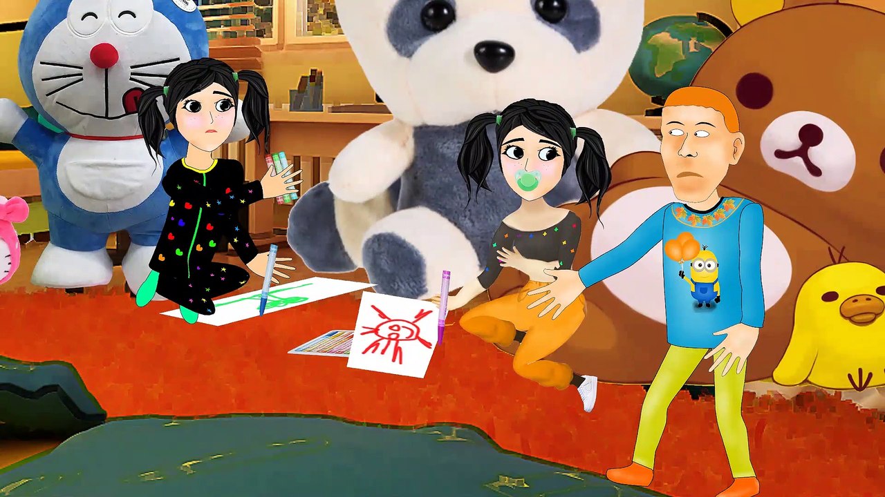 Toy Freaks family have fun shooting water guns