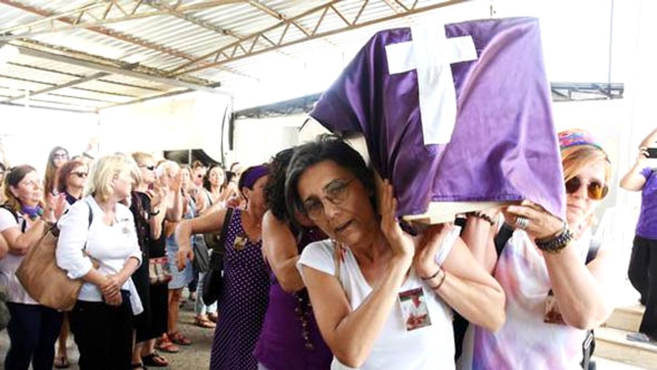 Feminist Hareketin Önderi Şirin Tekeli, Bedenini Kadavra Olarak Bağışladı Alkışlarla Uğurlandı