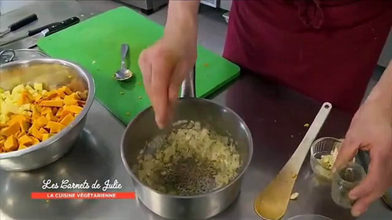 Recette  -  Crumble à la courge buttercup  de Gilles - Les carnets de Julie-qy9lqL-jwa