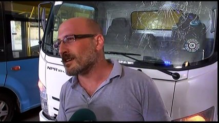Kamyonet Alt Geçide Takıldı: 3 Yaralı