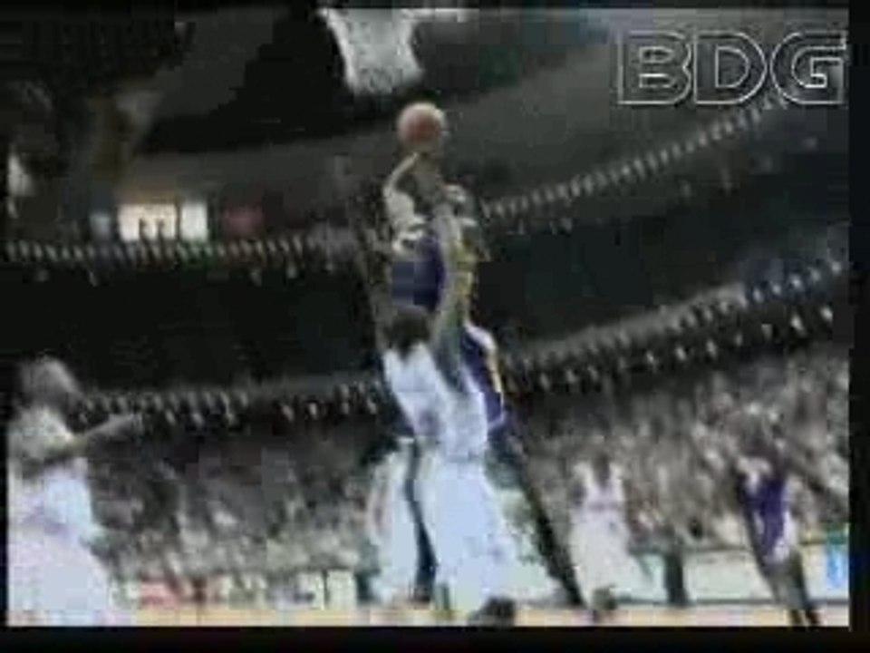 Kobe bryant posterize dwight howard