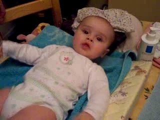 2007-10-12 Emilie et papa qui imite Homer