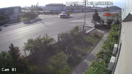 Denizli Tır, Işçi Servisi Minibüsüne Çarptı: 15 Yaralı