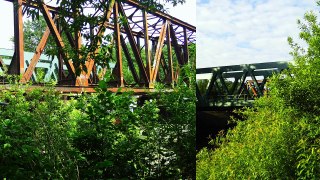 Ist die historische Eisenbahnbrücke aus Krupp - Stahl
