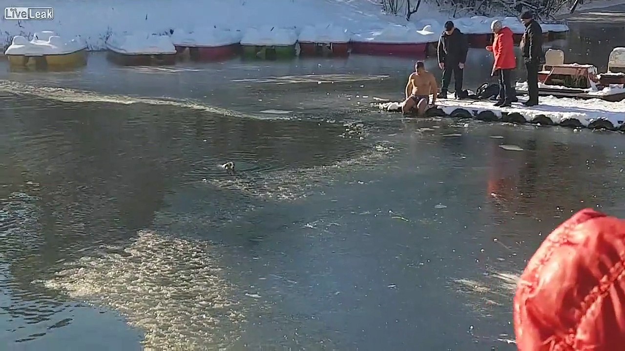 Man Jump in FROZEN Lake to rescue a Dog!!