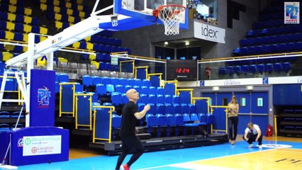 Dunk contest Vincent Poirier vs Hoopsidia