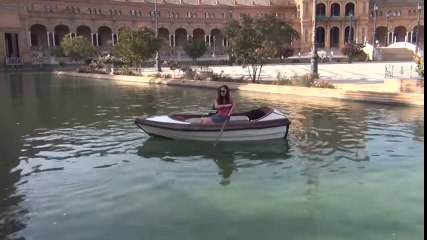 2 girls, 1 boat