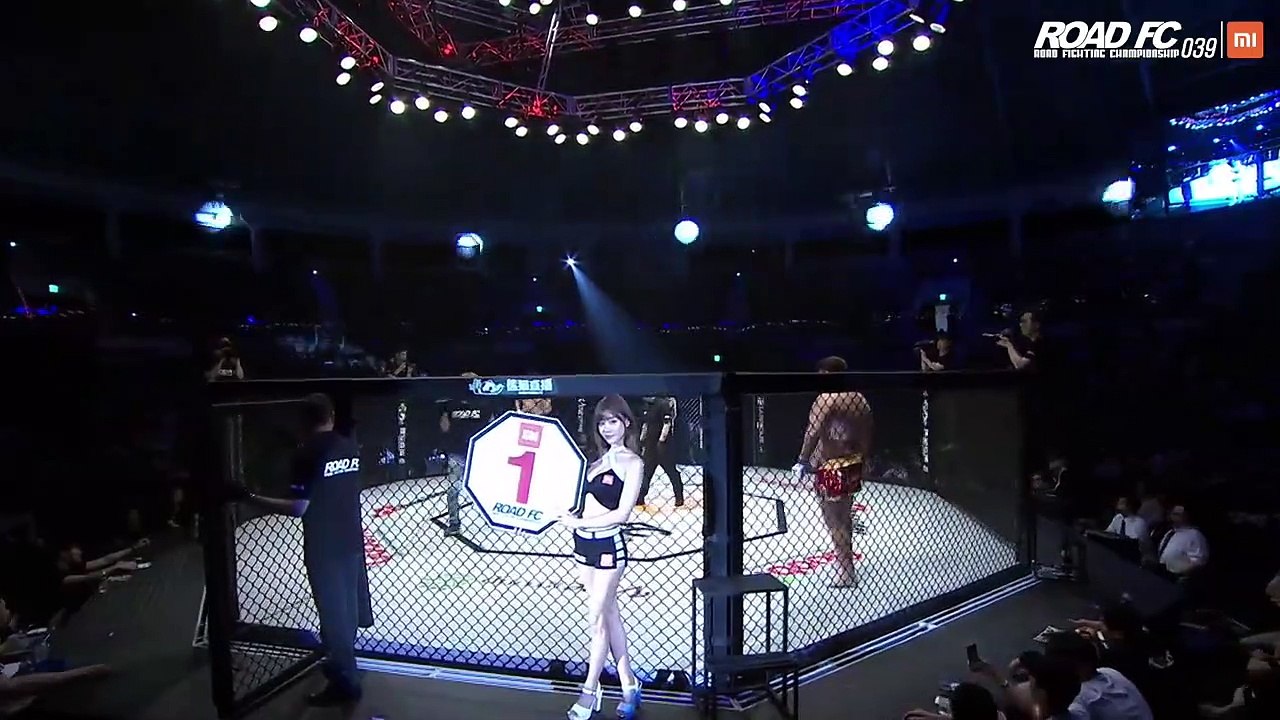 Il termine un combat MMA en 9 secondes après un...