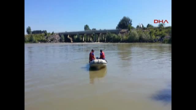 AFAD Sakarya Nehri'nde Kaybolan Genci Arıyor