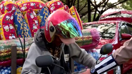 Motor dengan Muatan Berlebih Hampir Terpeleset Diberhentikan Petugas - 86