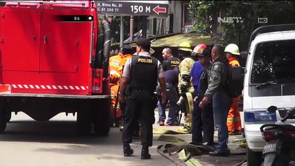 Detik-detik Melumpuhkan Tersangka Bom Panci di Kantor Kelurahan Bandung - 86