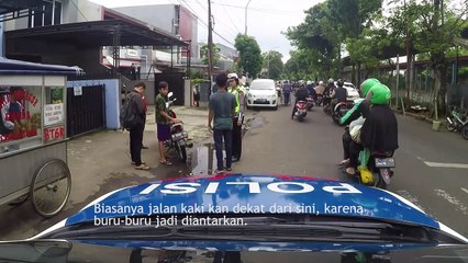 Tak Kenal Lelah, Pasangan Suami Istri ini Giat Bekerja Demi Sekolahkan Anak - 86