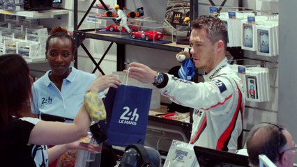 Andre Lotterer apprenti vendeur à la boutique des 24 Heures !