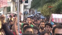 Kadıköy'de Nuriye Gülmen ve Semih Özakça'ya Destek Eylemi