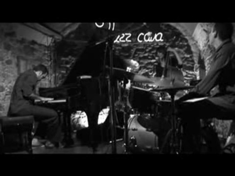 Ismael Dueñas Trio CLIP3 by AZATEGUI