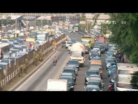 NET17 - Minat warga menggunakan Transjakarta masih rendah