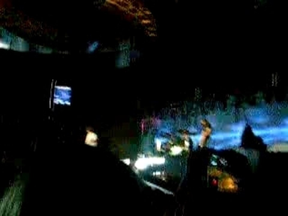 Debut Durch den Monsun bercy 16.10.07 tokio hotel