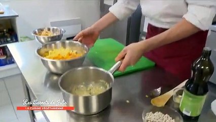 Recette  -  Crumble à la courge buttercup  de Gilles - Les carnets de Julie-qy9lqL-jwaw