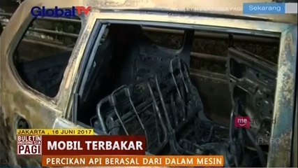 Sebuah Minibus Terbakar di Fly Over Galur