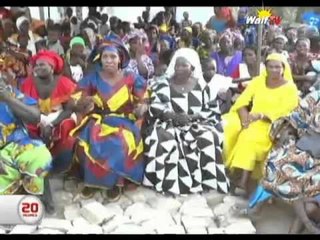 JOURNAL 20H  DU 20 12 2015 AVEC RAMATOULAYE BA SUR WALF TV