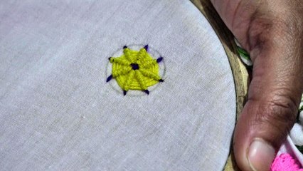Hand Embroidery: Hand Stitch: Spider Stitch