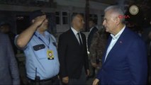 Diyarbakır - Başbakan Yıldırım Bağlar'daki Çevik Kuvveti Ziyaret Etti