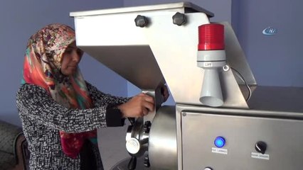 Bitlis'in Tek Kadın Tahincisi Üretime Başladı
