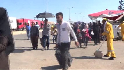 Suriyelilerin "Vatan Özlemi" Kuyruğa Dönüştü