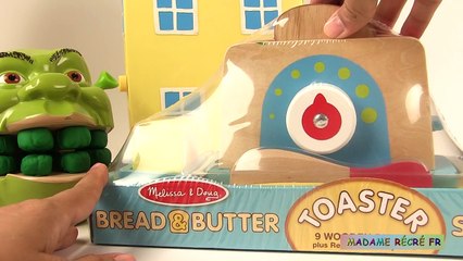 Shrek et le Singe Mangent des Tartines et Jouent aux Hand Spinners