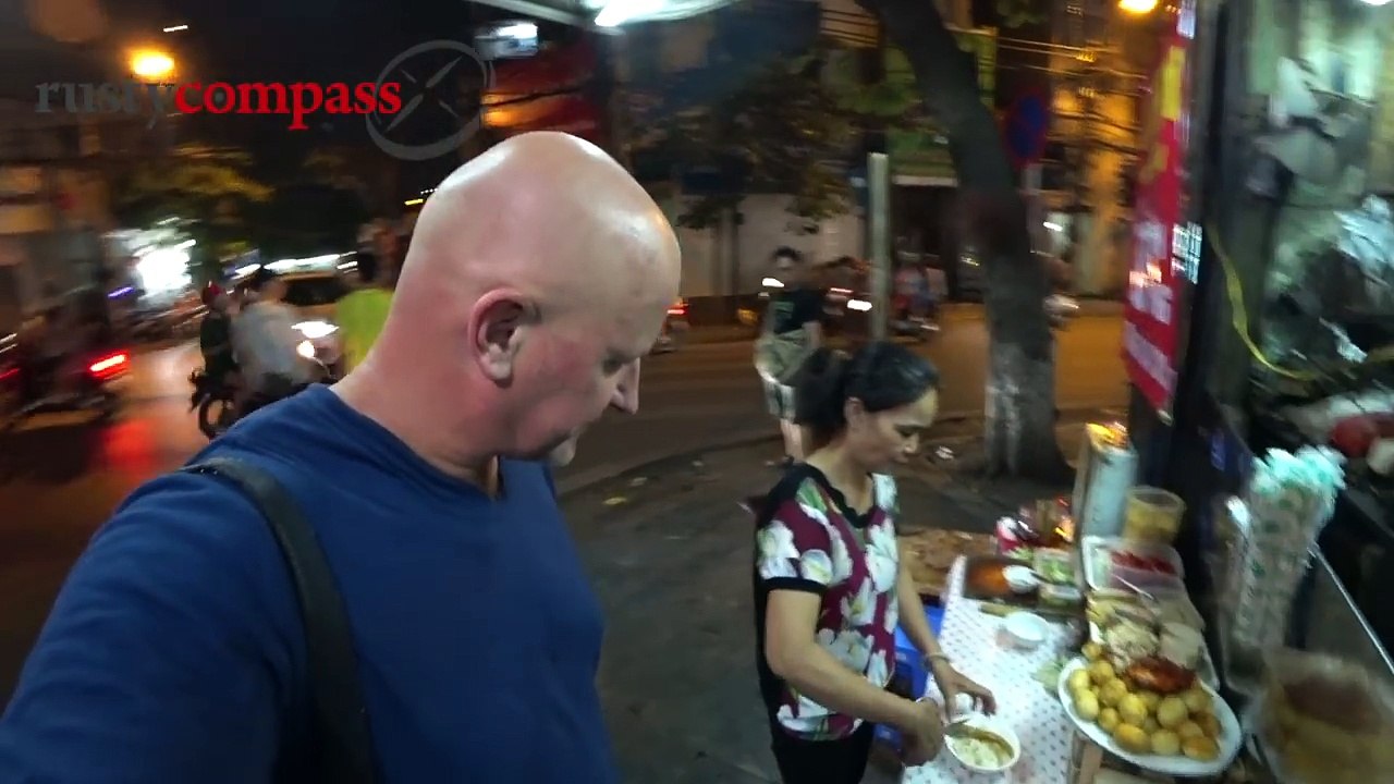 Meet this adorable Hanoi couple