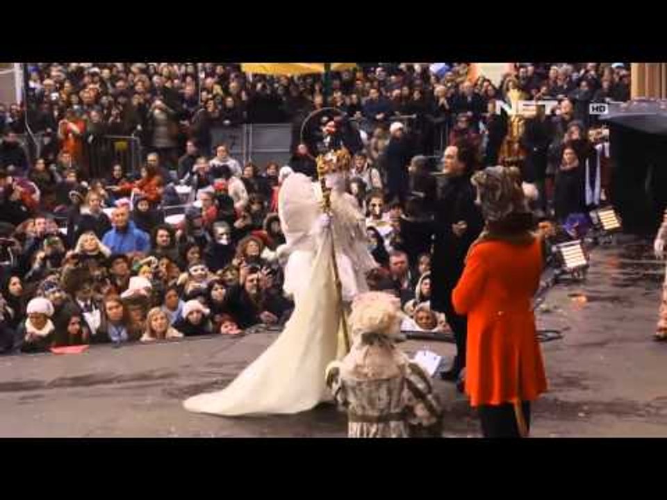 NET12 - Pesta kostum dan topeng unik di Venisia Italia jelang paskah