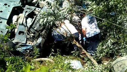 Kargo Aracı Şarampole Yuvarlandı: 1 Yaralı